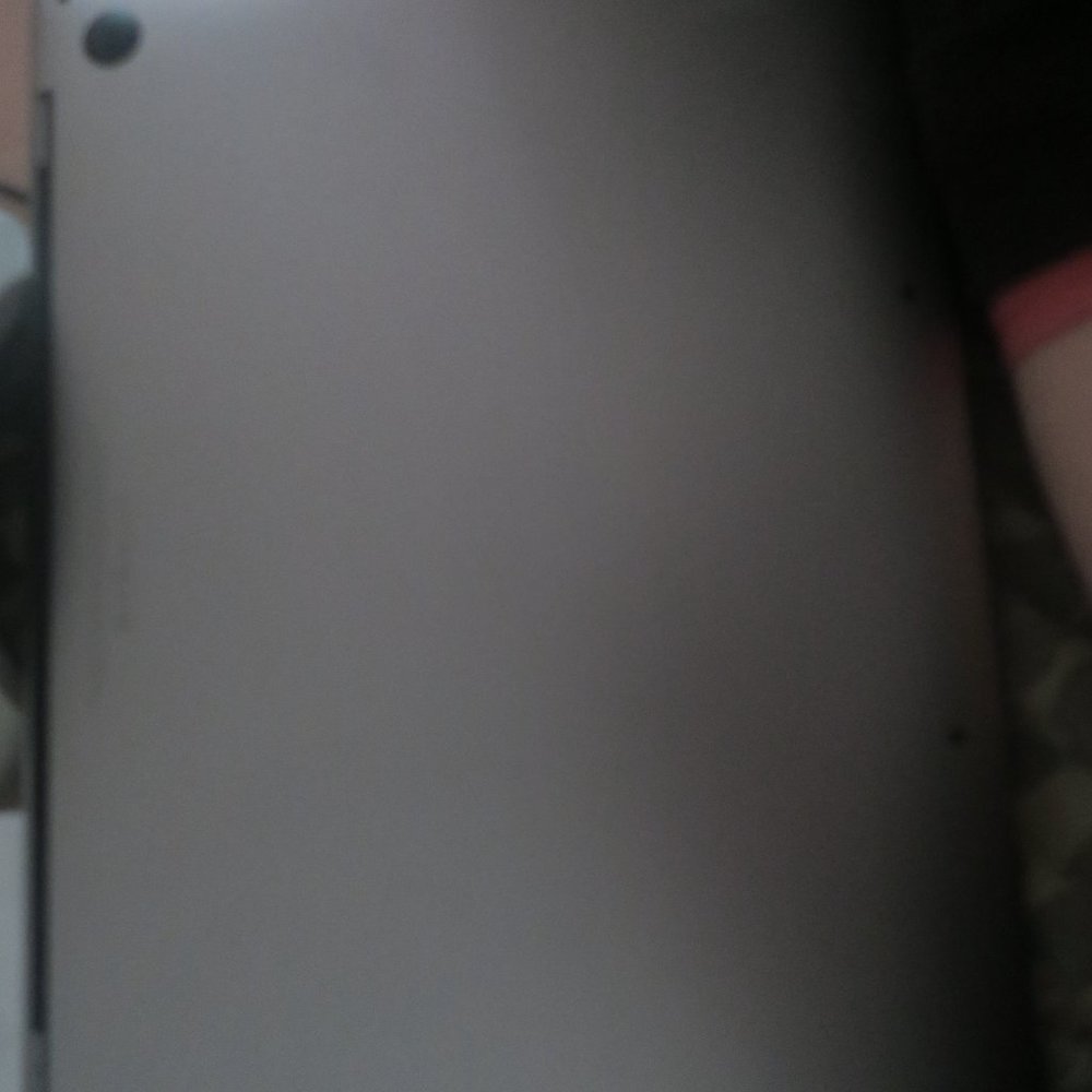 MacBook Pro - Picture 2 of 4